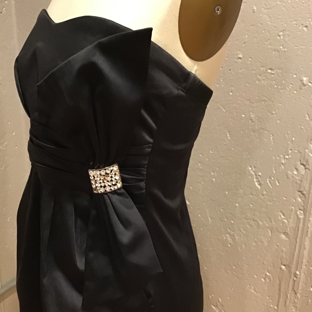 LBD w/Pockets - Picture 4 of 5